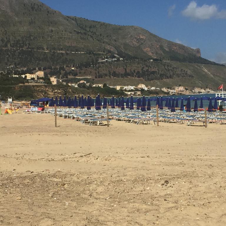 Casa Vacanze Playa 54 카스텔라마레델골포 외부 사진